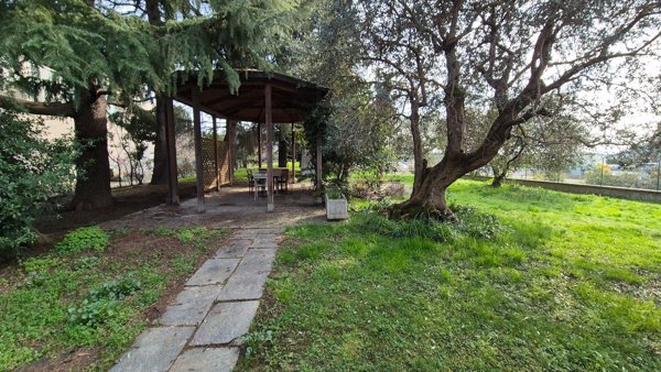 casa indipendente in vendita ad Erbusco in zona Villa