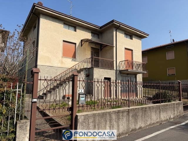 casa indipendente in vendita ad Erbusco in zona Villa