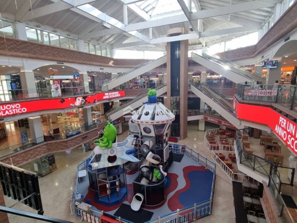 negozio in vendita ad Erbusco in zona Villa