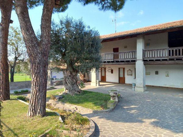 casa indipendente in vendita ad Erbusco in zona Pedergnano