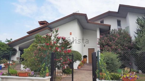 casa indipendente in vendita ad Erbusco in zona Villa