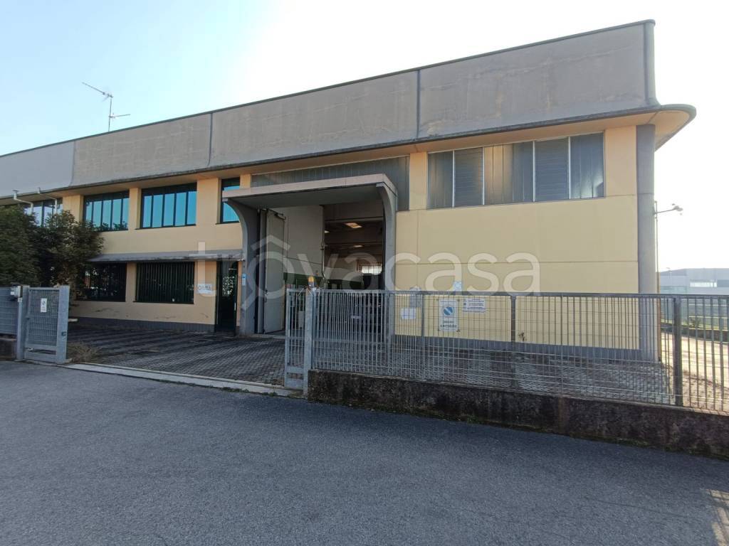 locale commerciale in vendita ad Erbusco in zona Zocco