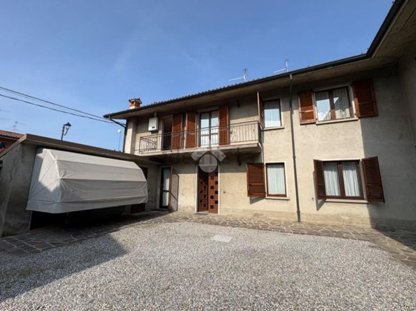 appartamento in vendita ad Erbusco in zona Spina