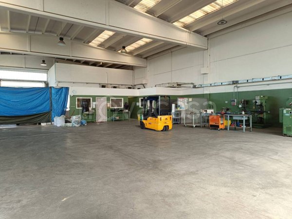 locale commerciale in vendita ad Erbusco in zona Zocco