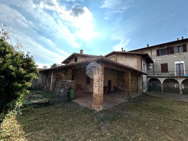 casale in vendita ad Erbusco in zona Zocco