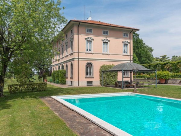 casa indipendente in vendita ad Erbusco in zona Villa