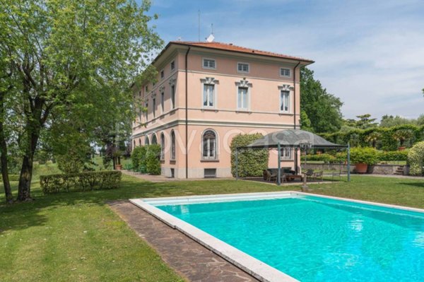casa indipendente in vendita ad Erbusco in zona Villa