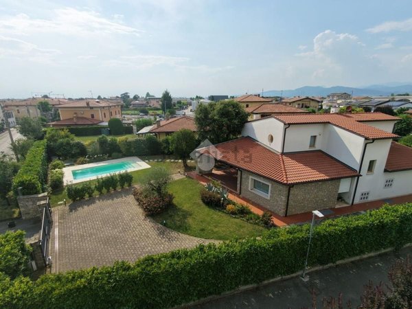 casa indipendente in vendita ad Erbusco in zona Zocco