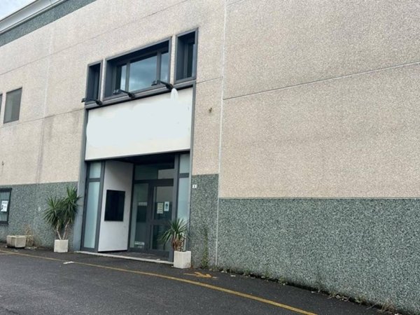 locale commerciale in vendita ad Erbusco in zona Pedergnano