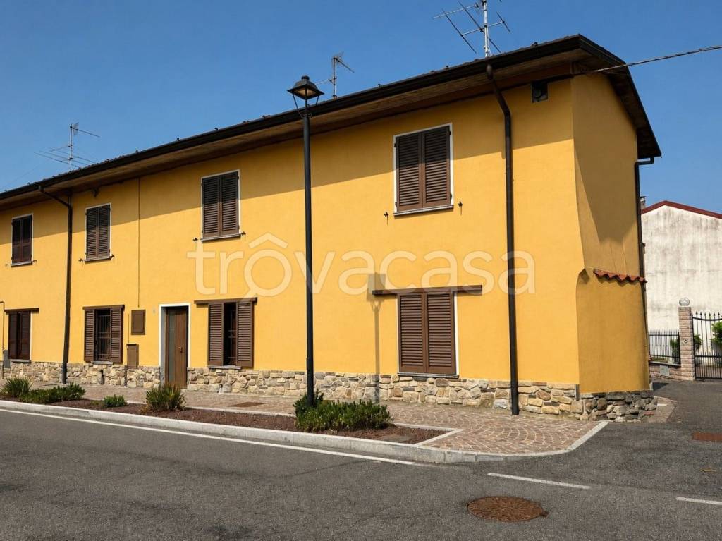 casa indipendente in vendita ad Erbusco in zona Zocco