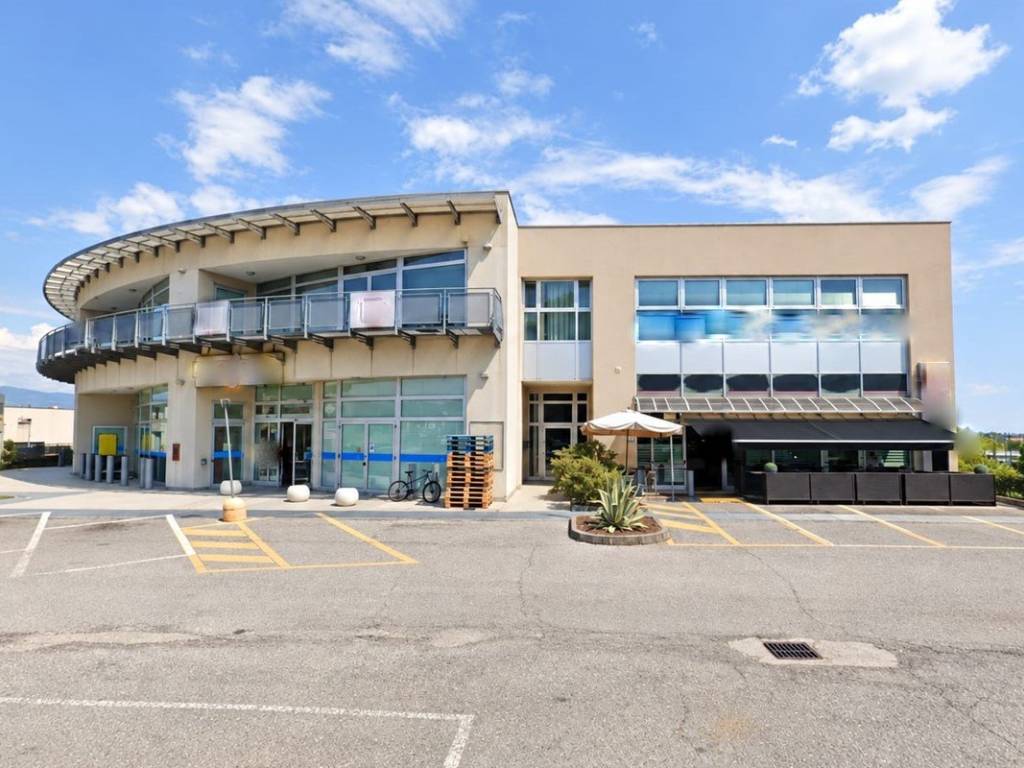 negozio in vendita ad Erbusco in zona Pedergnano
