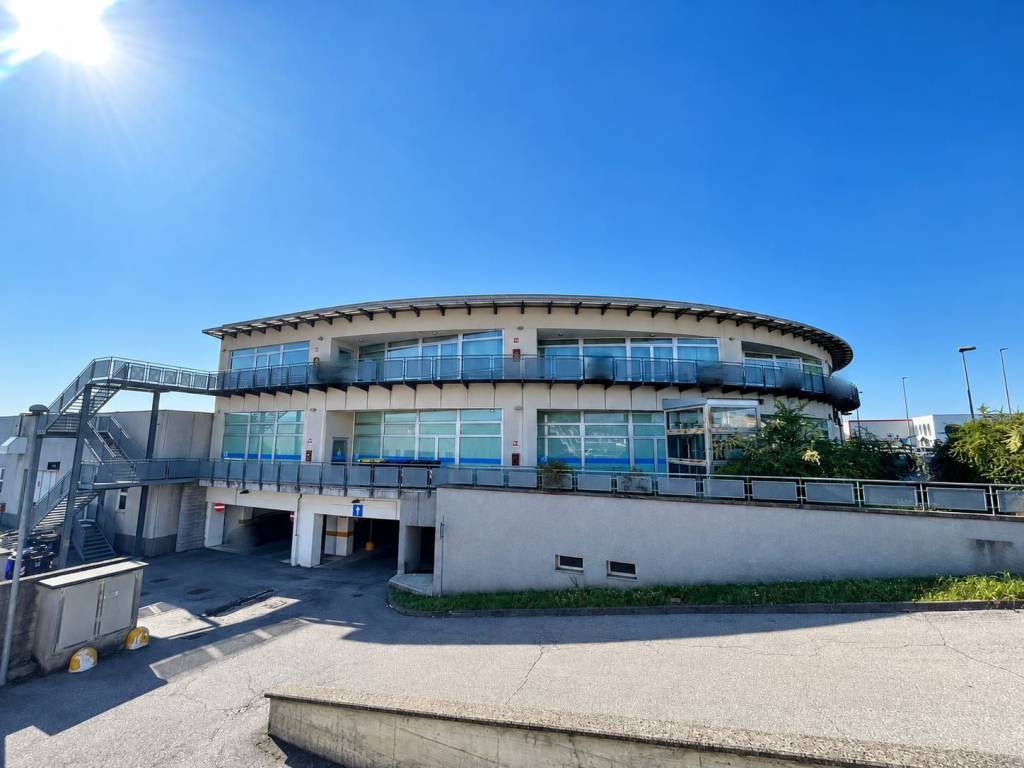 ufficio in vendita ad Erbusco in zona Villa