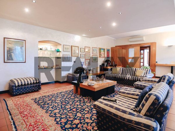 casa indipendente in vendita ad Erbusco in zona Villa