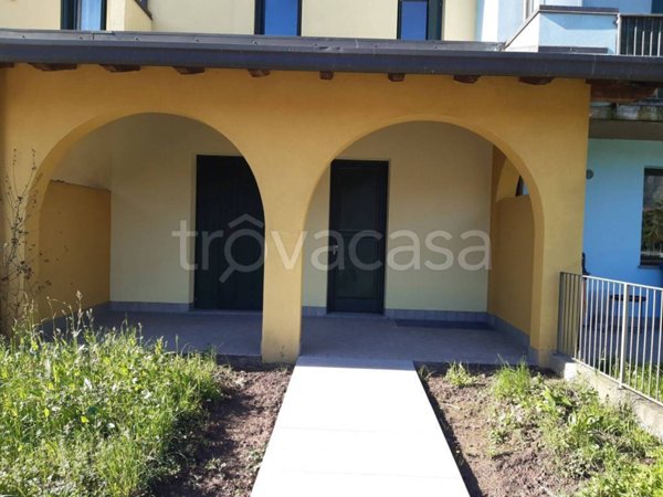 casa indipendente in vendita ad Esine in zona Sacca