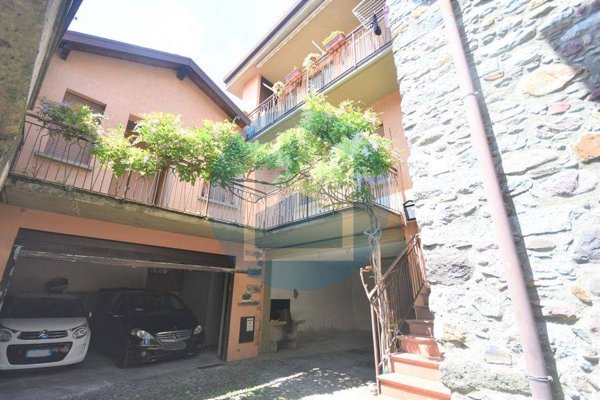 casa indipendente in vendita ad Esine