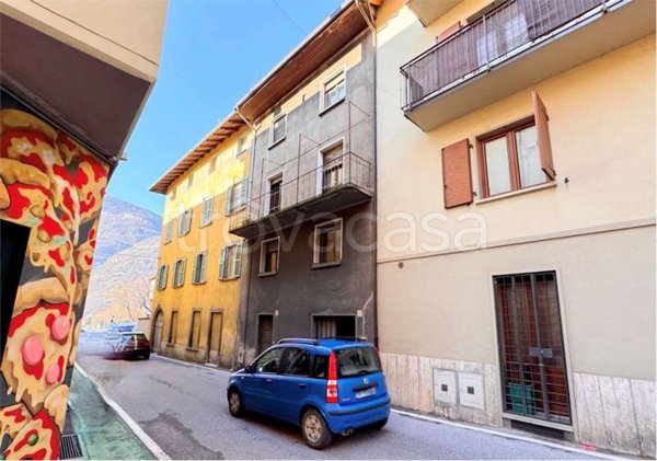 casa indipendente in vendita ad Esine