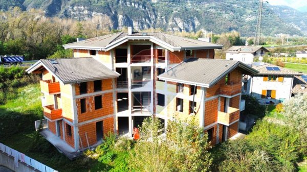 casale in vendita ad Esine in zona Plemo