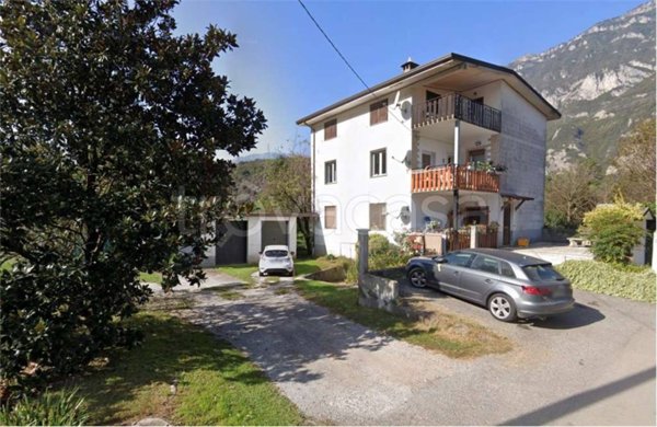 appartamento in vendita ad Esine in zona Sacca