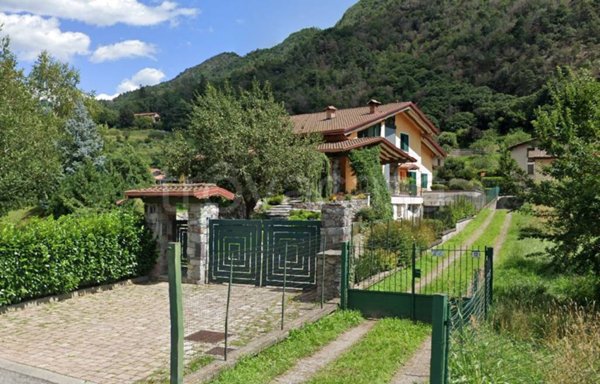 casa indipendente in vendita ad Esine in zona Plemo
