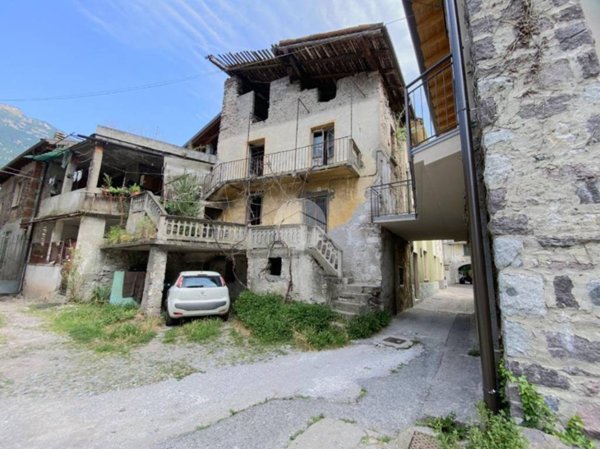 casa indipendente in vendita ad Esine