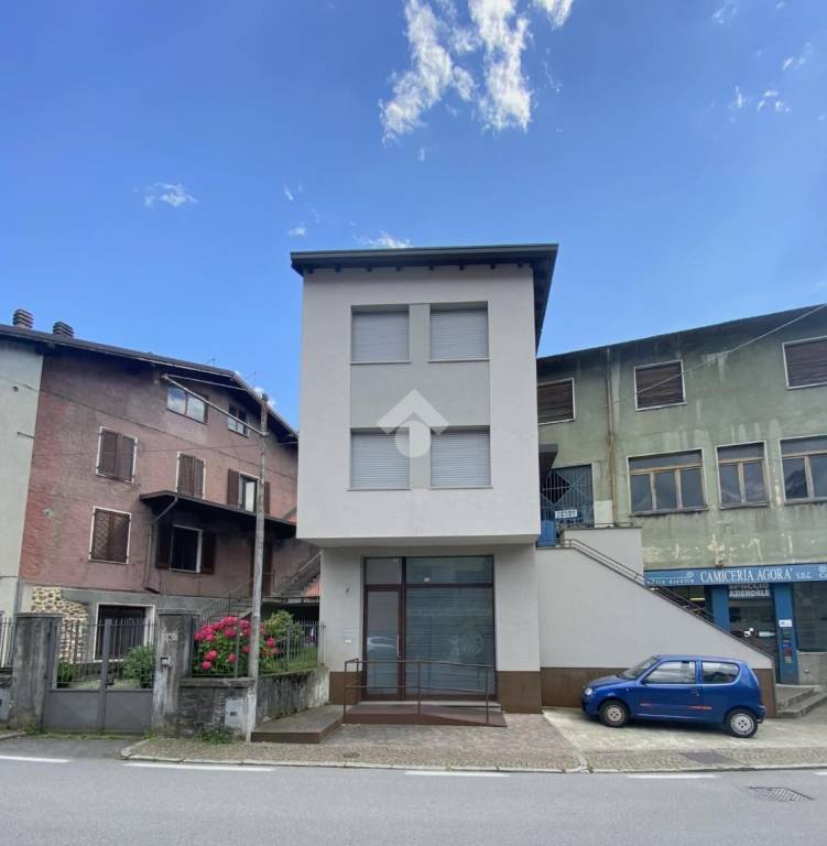 negozio in vendita ad Esine