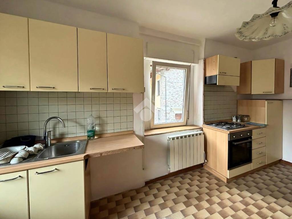 appartamento in vendita ad Esine in zona Sacca