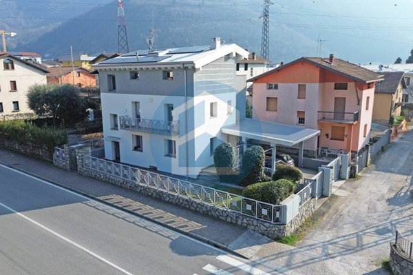 casa indipendente in vendita ad Esine