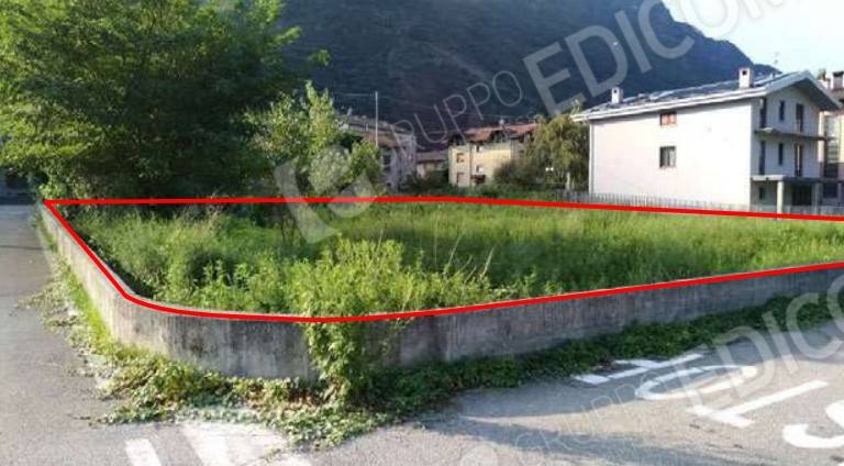 terreno edificabile in vendita ad Esine in zona Sacca