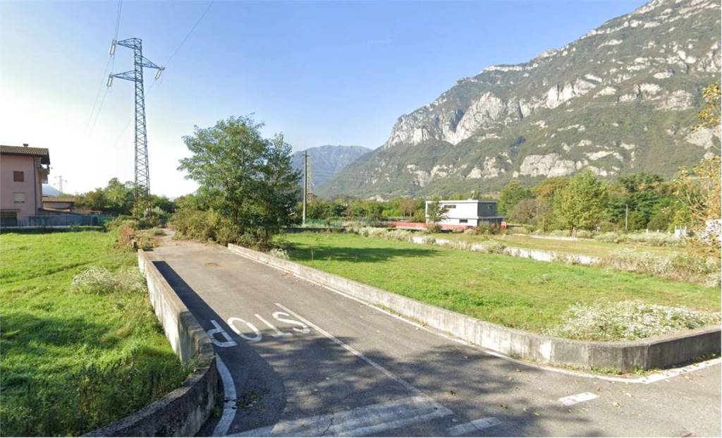 terreno edificabile in vendita ad Esine in zona Sacca