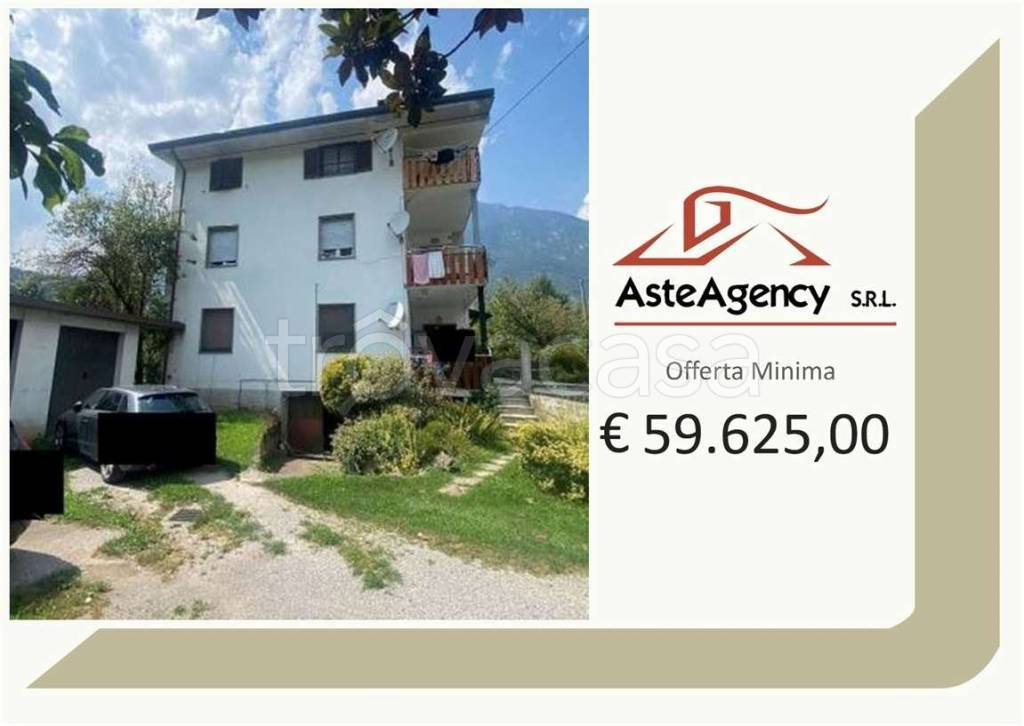appartamento in vendita ad Esine in zona Sacca