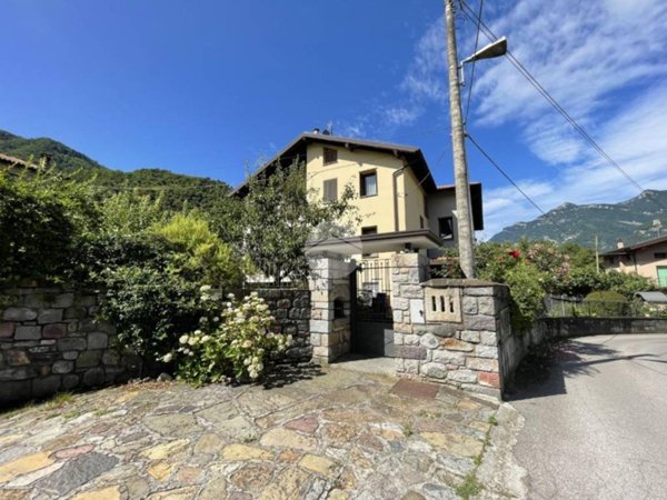 casa indipendente in vendita ad Esine