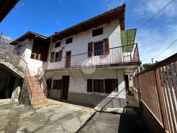 quadrivano in vendita ad Esine in zona Sacca