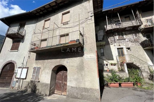 casa indipendente in vendita ad Esine in zona Plemo