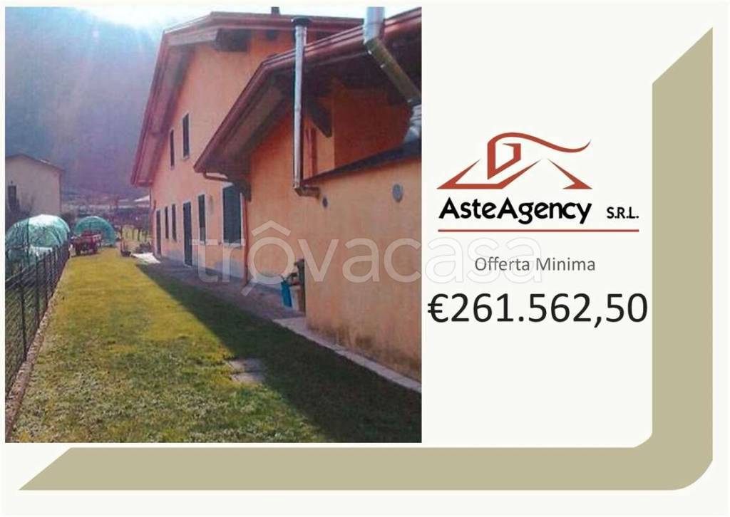 casa indipendente in vendita ad Esine in zona Plemo