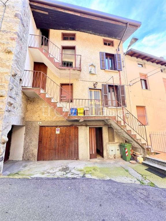 casa indipendente in vendita ad Esine