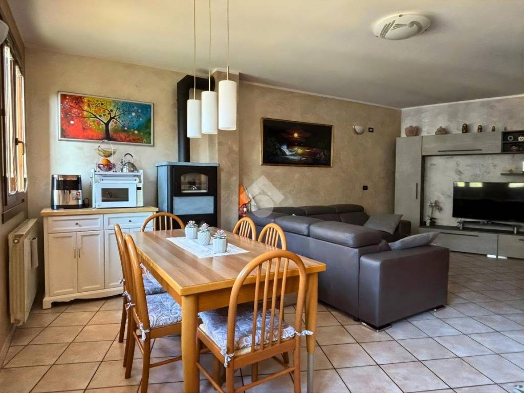 appartamento in vendita ad Esine