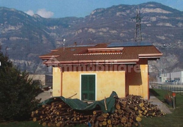 casa indipendente in vendita ad Esine