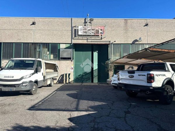 locale commerciale in vendita ad Esine