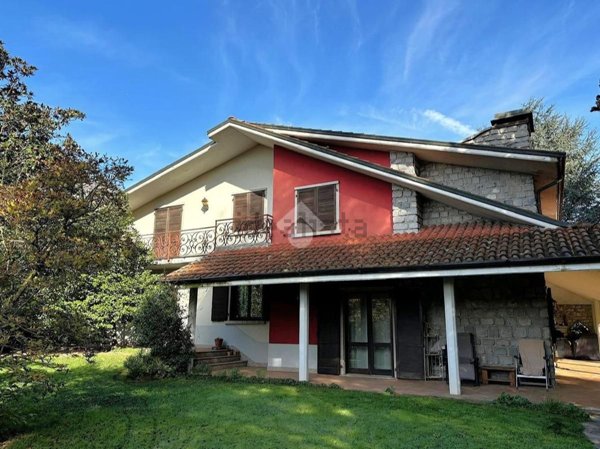 casa indipendente in vendita ad Esine in zona Sacca