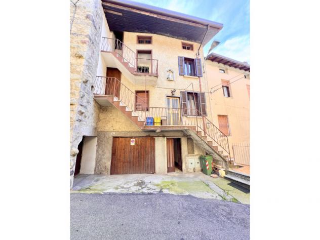 villa in vendita ad Esine