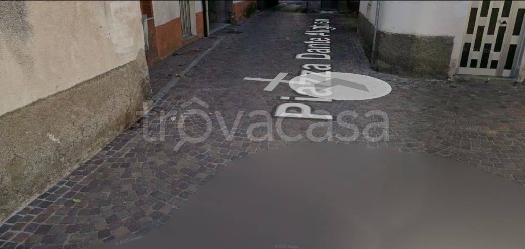 appartamento in vendita ad Esine in zona Sacca