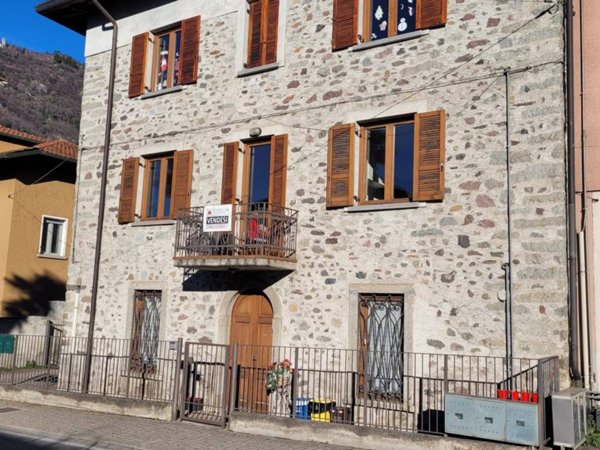 appartamento in vendita ad Esine