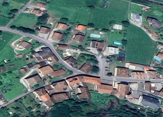 appartamento in vendita ad Esine in zona Plemo