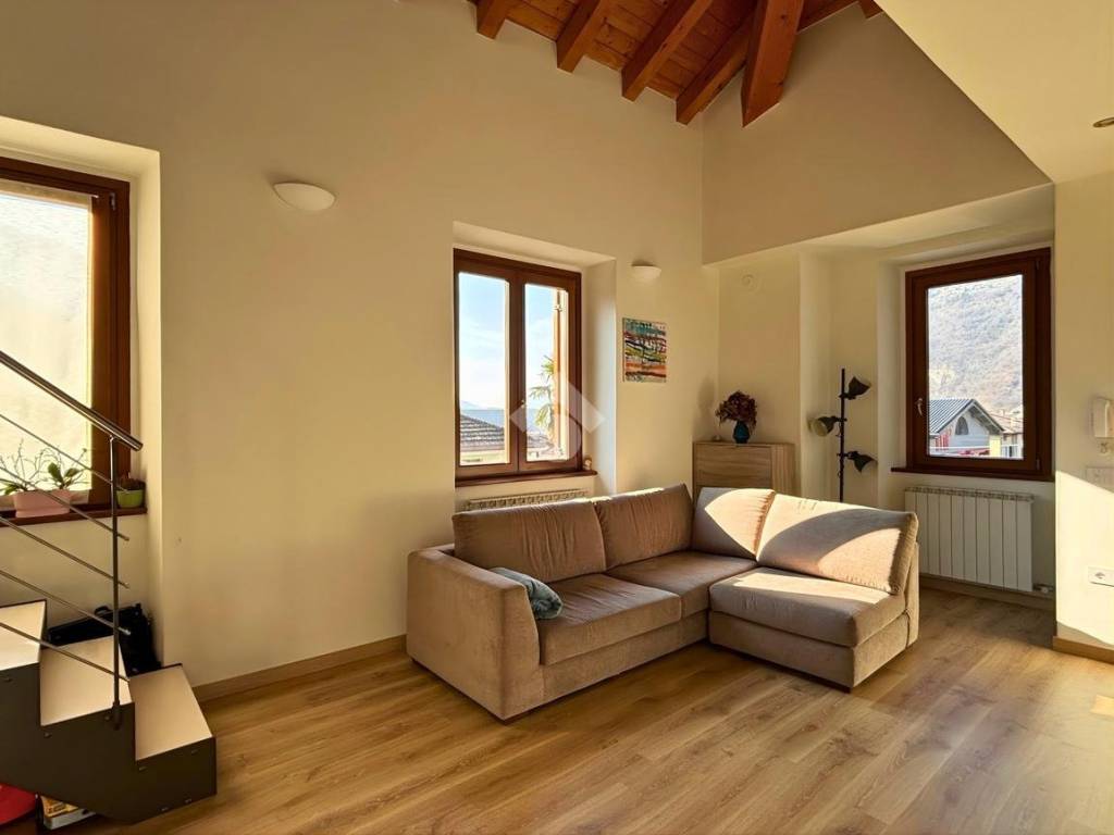 appartamento in vendita ad Esine