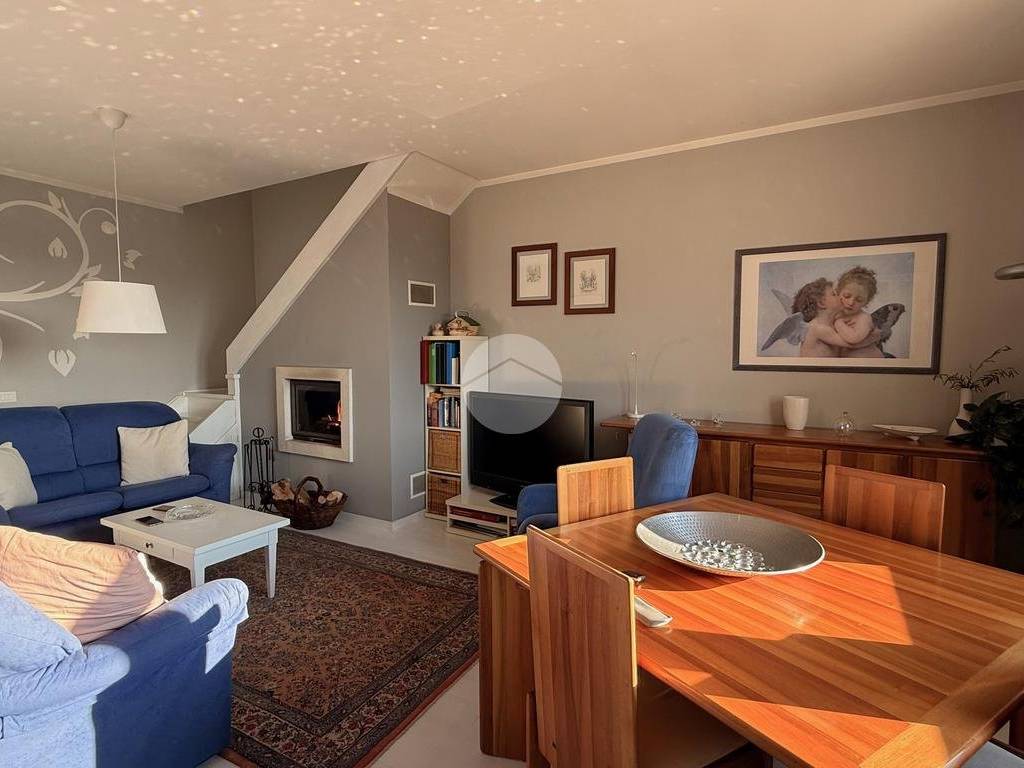 appartamento in vendita ad Esine in zona Sacca