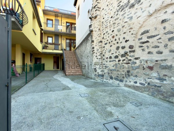 casa indipendente in vendita ad Esine