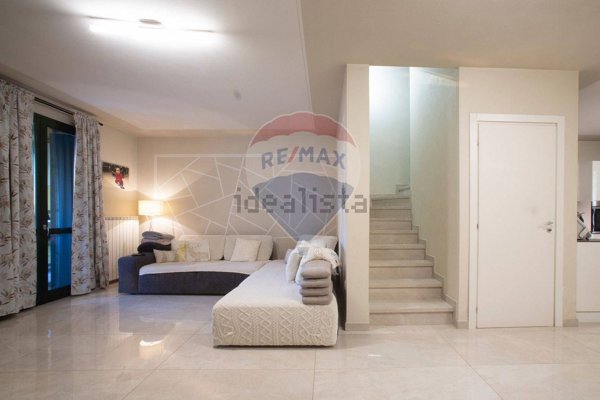 casa indipendente in vendita ad Esine in zona Sacca