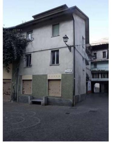 appartamento in vendita ad Esine in zona Sacca