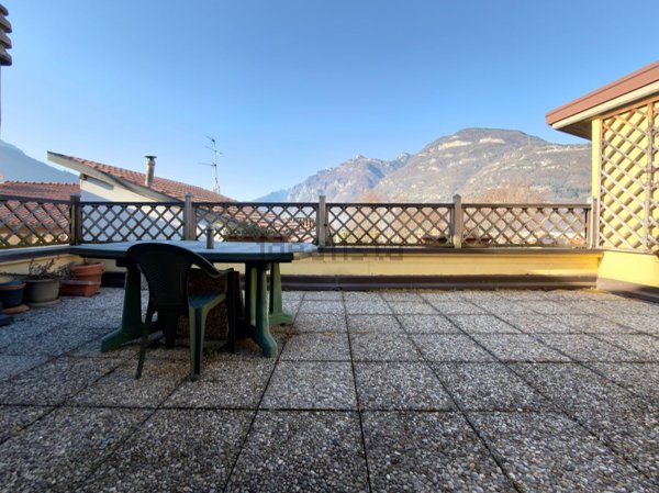 casa indipendente in vendita ad Esine