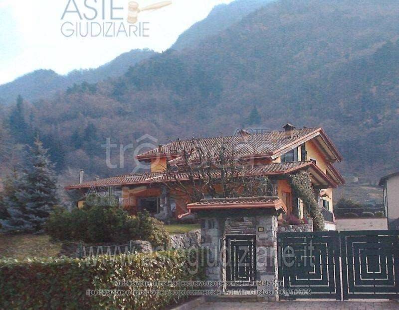 casa indipendente in vendita ad Esine in zona Plemo